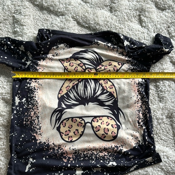 CUTE GRAPHIC TEE! - Picture 3 of 4